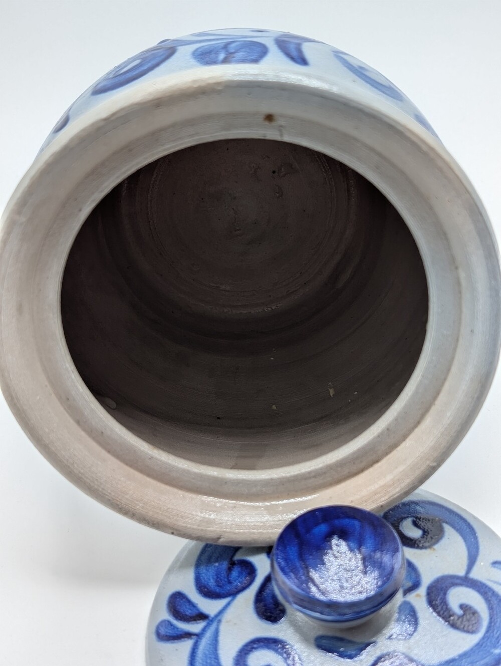 German Salt Glazed Stoneware Crock - Picture 8 of 9